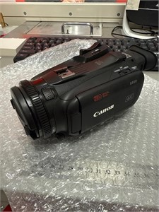 Видеокамера Canon XA60 890000648035
