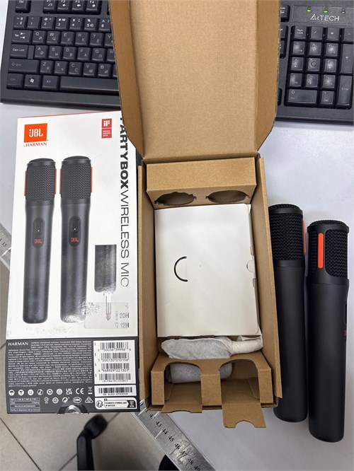 JBL PARTYBOX WIRELESS MIC 890000669756
