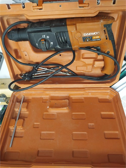 Перфоратор Daewoo DAH 820 890000664677