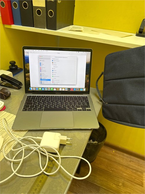 Ноутбук Apple MacBook Air 13 (2020, M1) 8/256 ГБ 890000585569