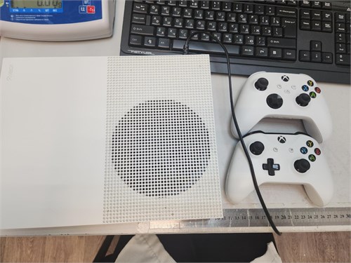 Игровая приставка Microsoft XBOX One S (1681) 890000685686
