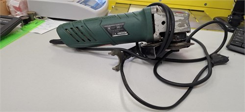 УГЛОВАЯ ШЛИФОВАЛЬНАЯ МАШИНА Hammer USM900D 890000693884