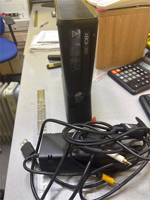 Xbox 360 S model 1439 890000694951