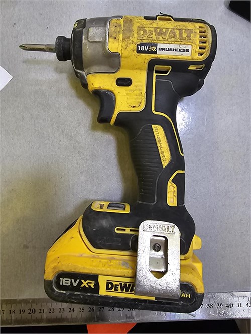 Винтоверт Dewalt DCF887 890000678128