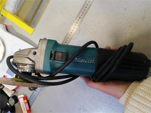 УШМ makita 9558hn 890000693313