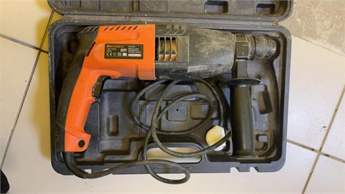 Перфоратор Defort DRH-620N-K 890000730882