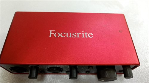 Внешняя звуковая карта focusrite 2i2 890000734078