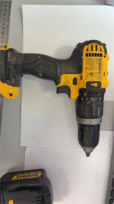 Аккумуляторная ударная дрель-шуруповерт DeWALT DCD735 890000740069