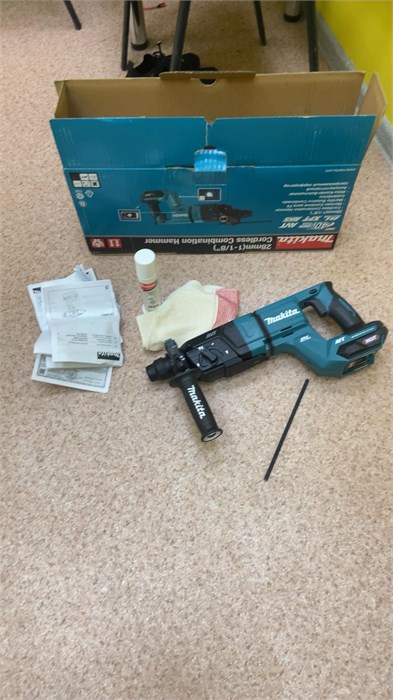 перфоратор makita hr007g 890000740898