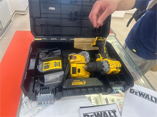 Аккумуляторная дрель-шуруповерт DEWALT DCD706 890000749124