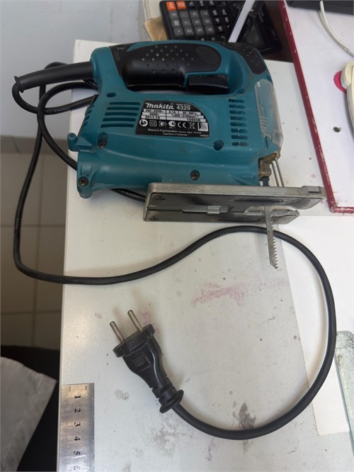 электролобзик makita 4329 890000750366