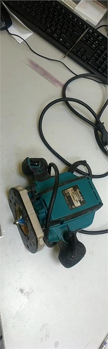 Фрезер Makita RP0900 890000698135