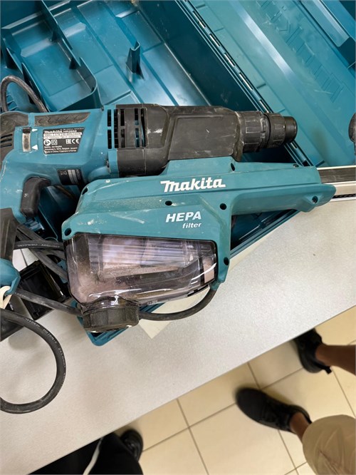 перфоратор с пылесборником Makita HR2652 890000749719