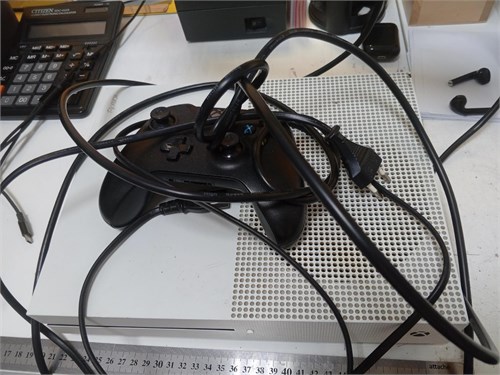 Игровая приставка Microsoft XBOX One S (1681) 890000763176