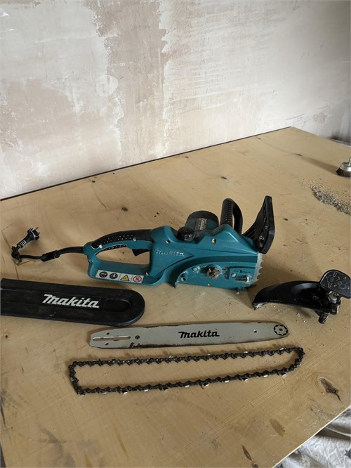 Электрическая цепная пила Makita UC3520A 890000763672