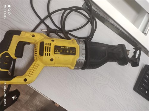 Сабельная пила STANLEY SPT900 890000767531