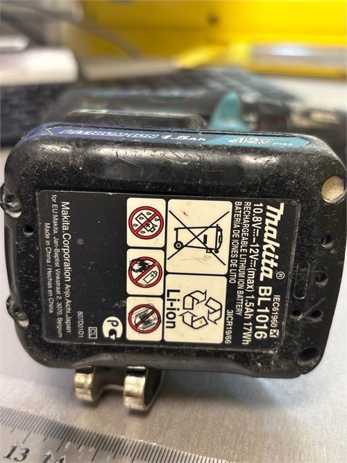 Шуруповерт аккумуляторный Makita DF333D 890000768143