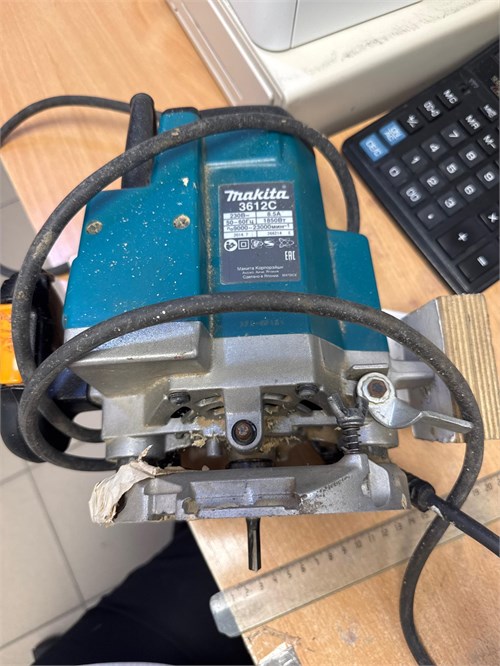 Фрезер вертикальный Makita 3612C 890000769947