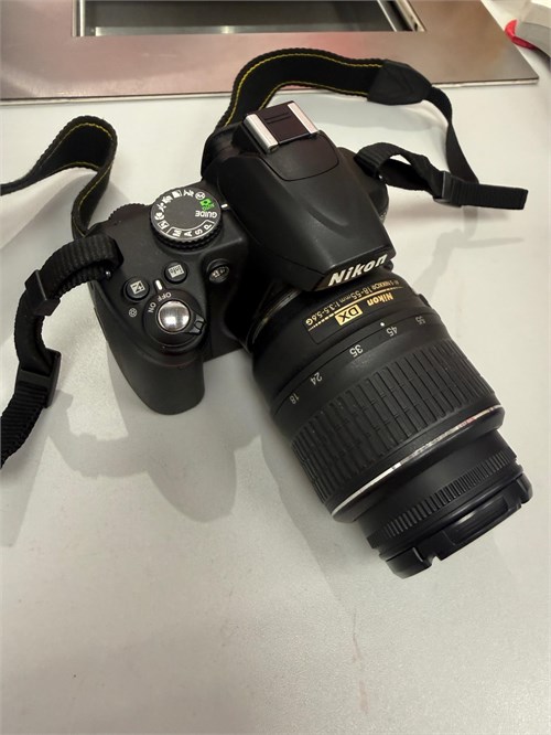 Цифровая камера Nikon D3000 Kit 18-55mm 890000769382