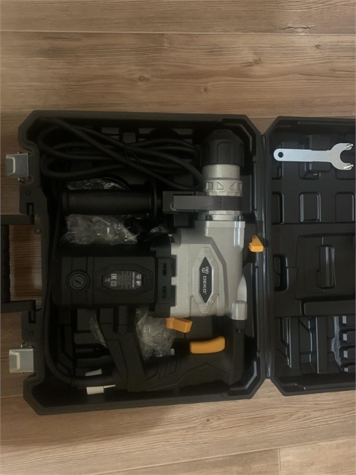 Перфоратор DEKO DKH1000W 890000771757