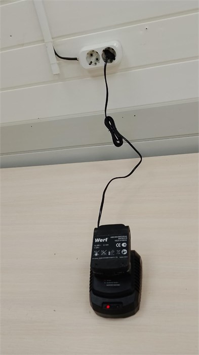 Шуруповерт аккумуляторный в кейсе 890000772516