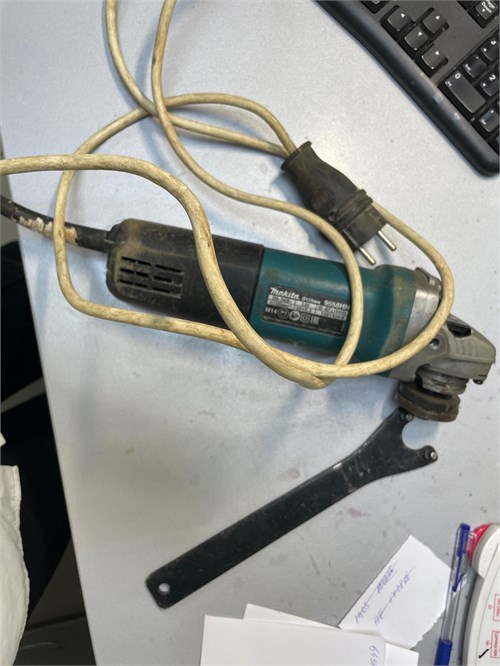 УШМ makita 9558HN 890000773157