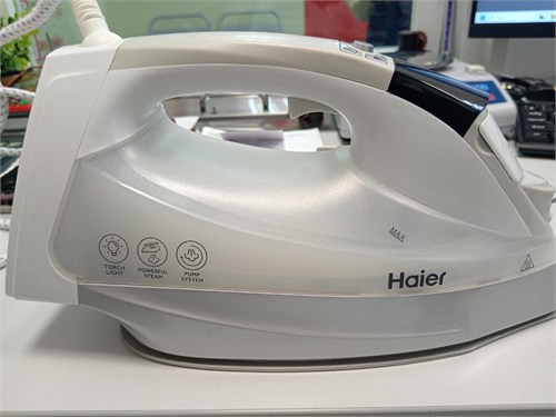 Утюг Haier HI-601 890000773940