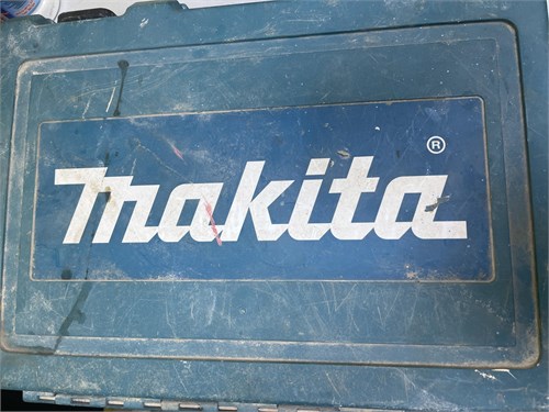 Перфоратор MAKITA HR2470 890000777666