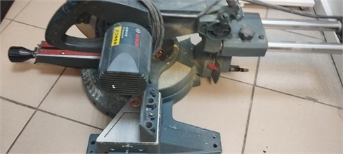 Торцовачная пила  BOSCH  GCM 10S 890000777470