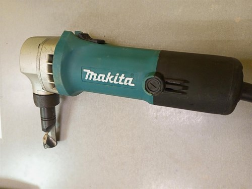 Высечные ножницы Makita JN 1601 , 550 Вт 890000455554 - фото 677640