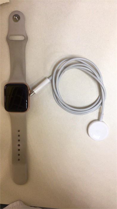 Часы Apple Watch SE GPS Aluminum 40mm (1st gen) 890000523303 - фото 772248