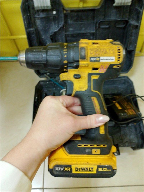 Аккумуляторная дрель-шуруповерт DeWALT DCD777 890000596636 - фото 889465