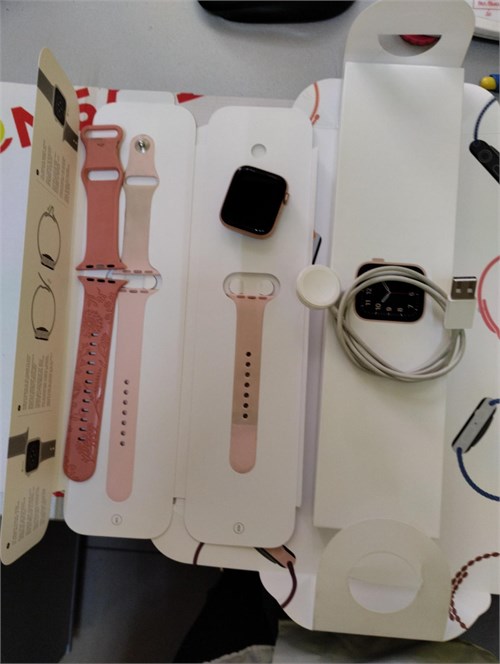 Часы Apple Watch SE GPS Aluminum 44mm (1st gen) 890000621784 - фото 928541