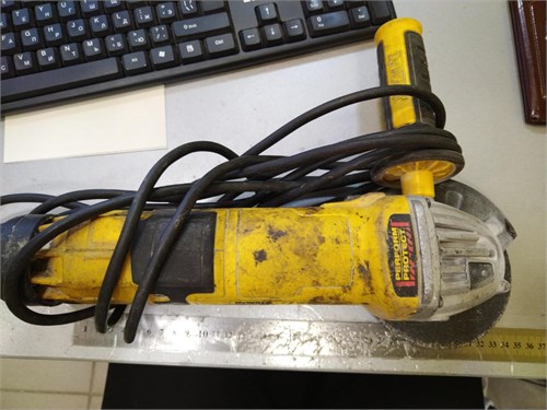 УШМ DeWALT DWE 4257 (125мм) 890000625981 - фото 936238