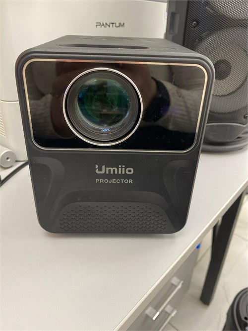 Портативный проектор UMIIO P860 890000635419 - фото 949968