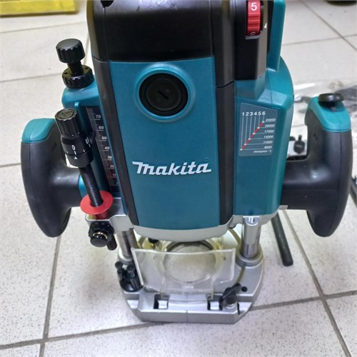 Фрезер вертикальный Makita RP2303FC 890000638797 - фото 952304