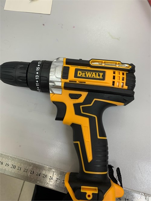 шуруповерт аккумуляторный 890000649623