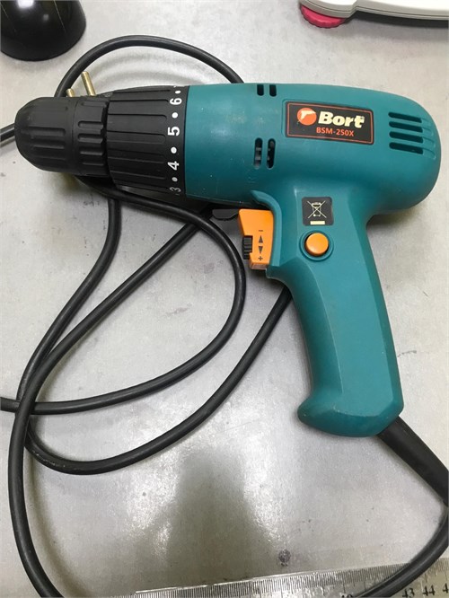 Электрическая дрель-шуруповерт Bort BSM-250X 890000649474