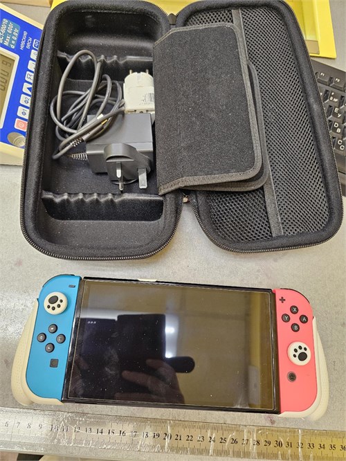 Игровая приставка Nintendo Switch 890000653440