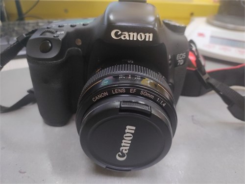 Фотоаппарат Canon EOS 7D + объектив 50mm 1.4 890000622059