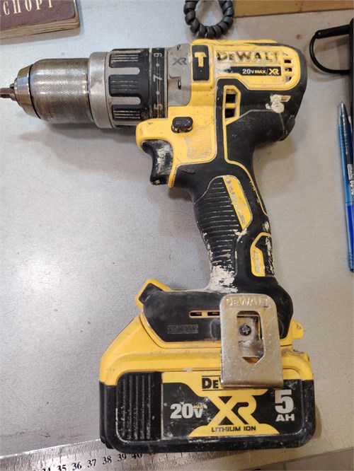 Бесщеточная ударная дрель-шуруповерт DEWALT DCD796 890000660898