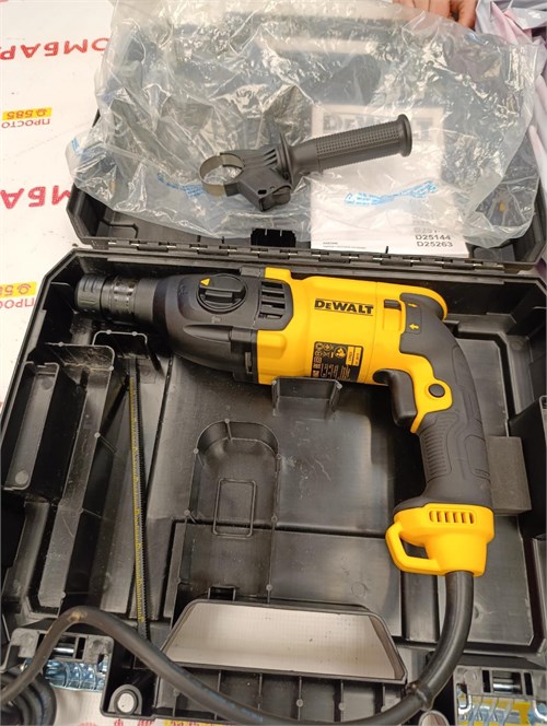 Перфоратор DeWalt D25133K 890000663124