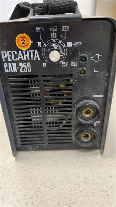 Сварочник  РЕСАНТА САИ-250 890000663801