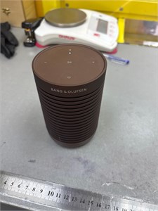 Портативная колонка Bang & Olufsen Beosound Explore 890000672394