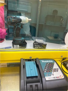 Аккумуляторный гайковерт Makita DTW251 890000674308