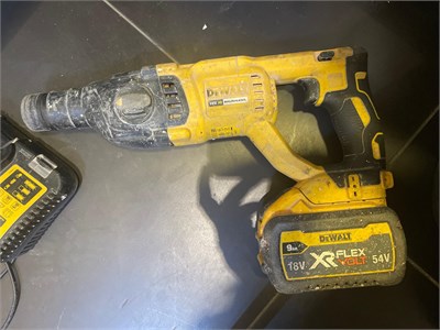 Аккумуляторный перфоратор DeWALT DCH133 890000681344