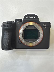 Беззеркальный фотоаппарат SONY ALPHA ILCE-7M3 Body 890000684451
