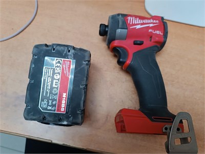 Аккумуляторный винтовёрт Milwaukee M18 FID3 890000687215
