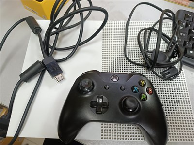 Игровая приставка Microsoft XBOX One S (1681) 890000672828