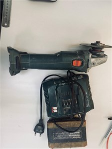 Аккумуляторная угловая шлифмашина Metabo WB 18 LTX BL 125 Quick 890000667252